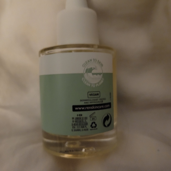 REN Clean Skincare Evercalm Barrier Support Elixir 30ml - Picture 6 of 8